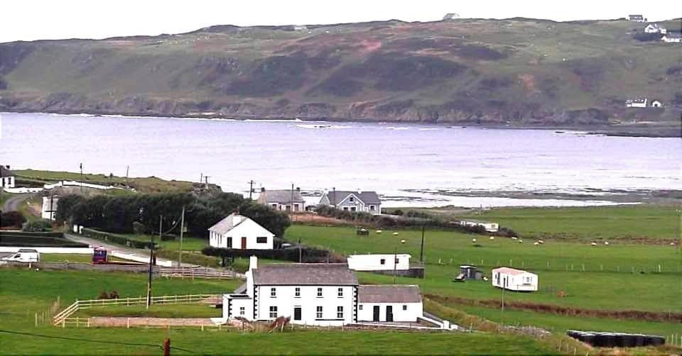 Biddy Ban'S Hotel Carnmalin Exterior photo